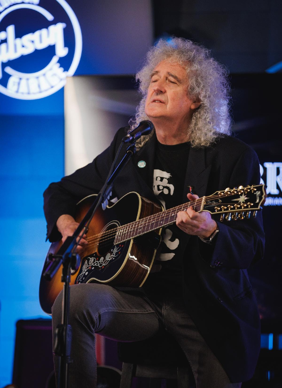 Queen Legend Sir Brian May Launches Gibson SJ-200 12-String Guitar with An Intimate Performance and Interview Live at the Gibson Garage London 15 20c1623d 3cdb 4ce6 a9a2 674da57c2136 1
