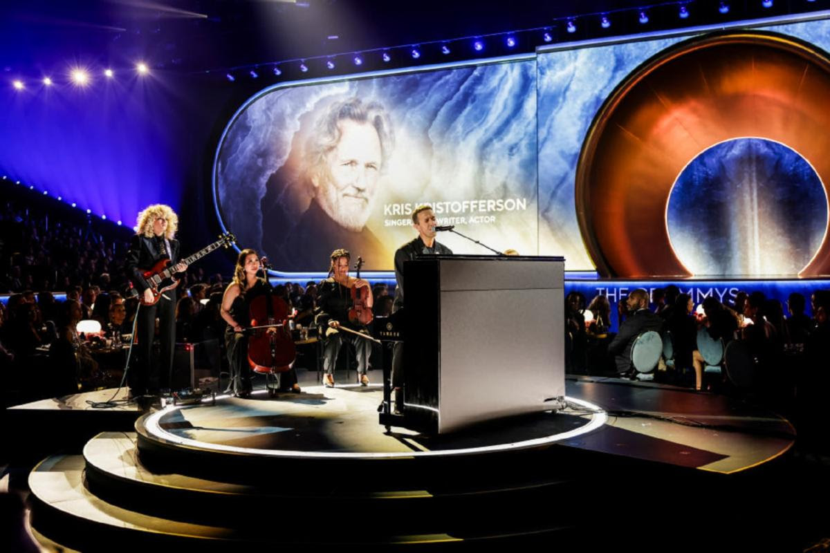 Gibson Artists Make an Impact on the Global Stage with Electrifying Performances at the GRAMMY® Awards, MusiCares “Persons of the Year,” and FIREAID 28 4b09b732 76bb 4c8f 92bb 2307453588ed 1