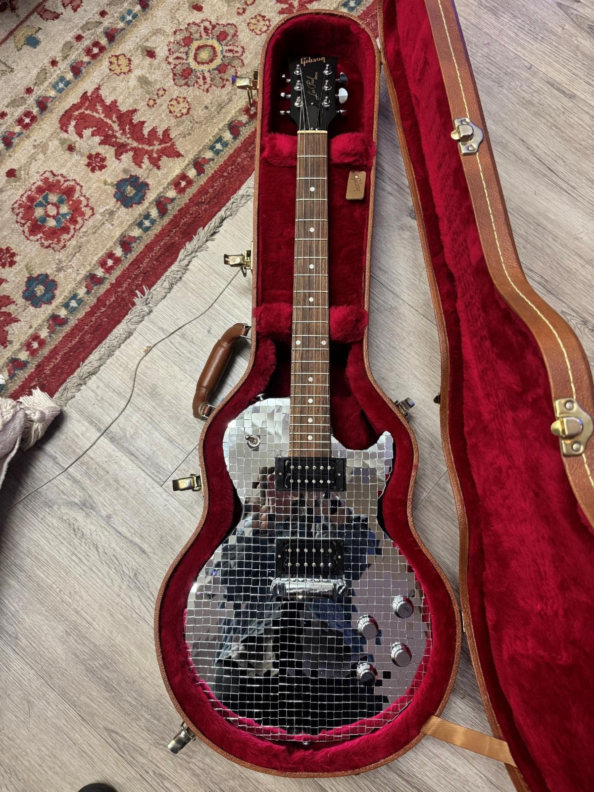 Gibson Artists Make an Impact on the Global Stage with Electrifying Performances at the GRAMMY® Awards, MusiCares “Persons of the Year,” and FIREAID 27 6127979e 94ef 4a07 ac5f b56404b09206 1