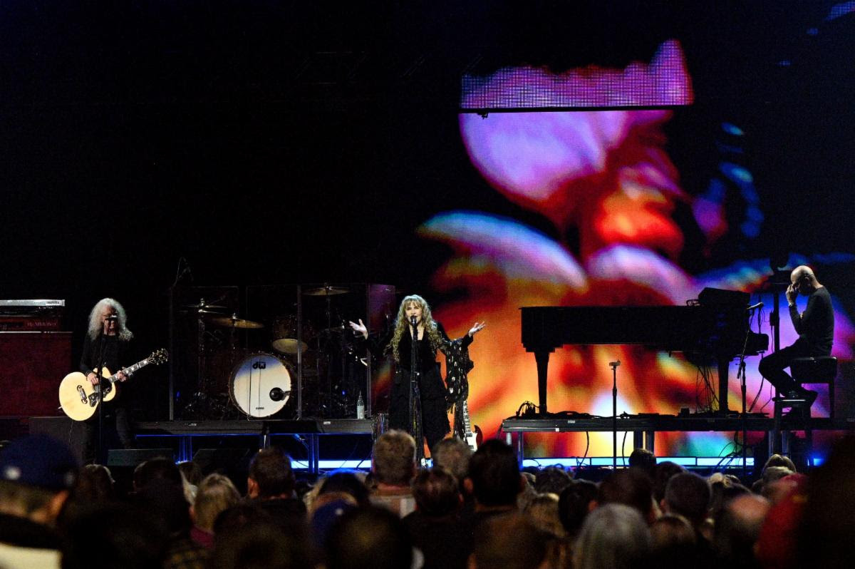 Gibson Artists Make an Impact on the Global Stage with Electrifying Performances at the GRAMMY® Awards, MusiCares “Persons of the Year,” and FIREAID 39 80d71cd1 976b 46af a8cd e19b46aeca70 1