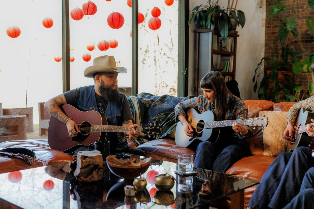 Introducing the new Gibson Acoustic Specials, the J-45, Hummingbird, and L-00 Specials, Handcrafted at Gibson Acoustic in Bozeman, Montana 21 859d9dbc 38e0 4700 869a da92adac4d26 1