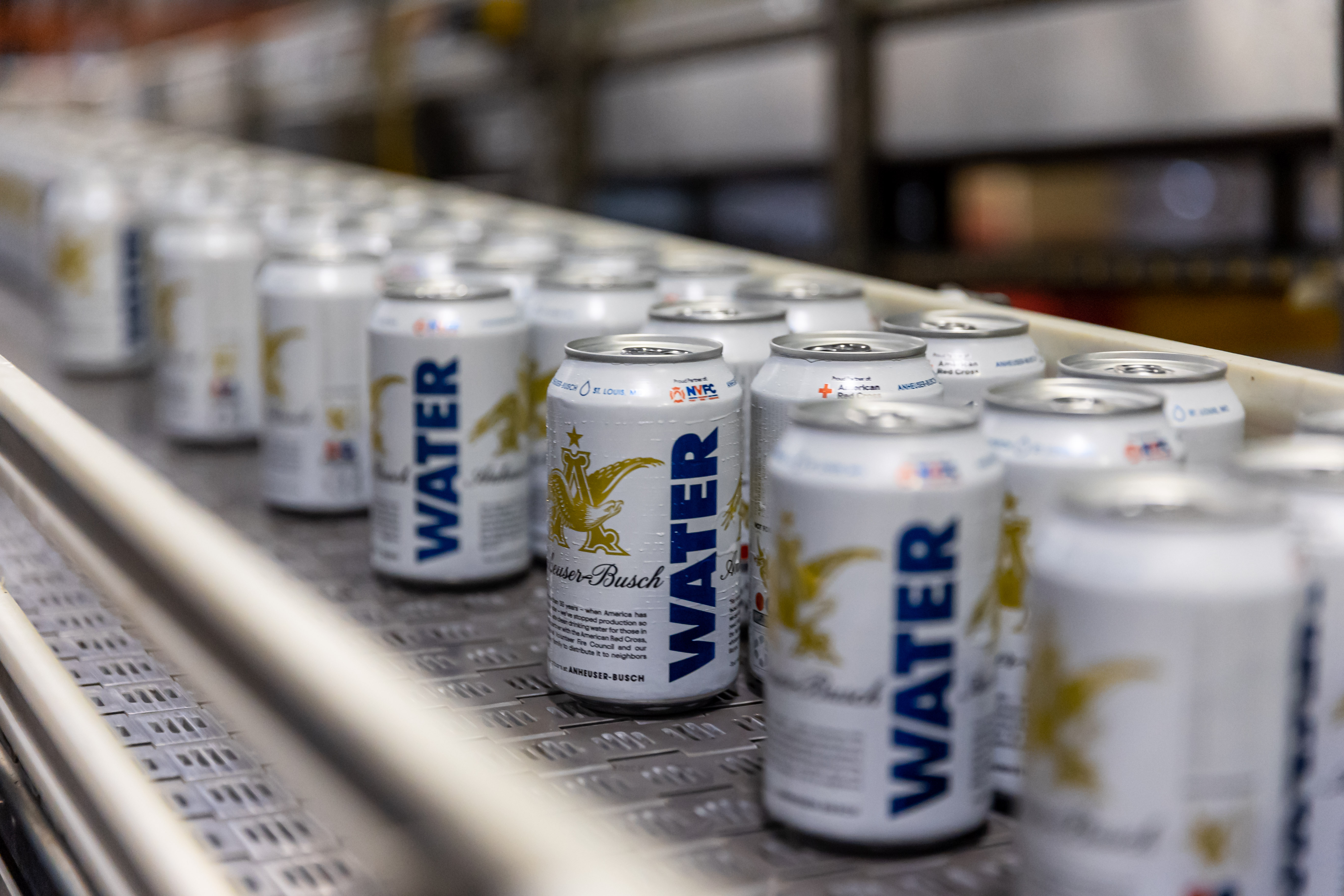 Anheuser-Busch Delivering 360,000 Cans of Emergency Drinking Water to Support Hurricane Relief Efforts in Florida 8 Anheuser-Busch Delivering 360,000 Cans of Emergency Drinking Water to Support Hurricane Relief Efforts in Florida