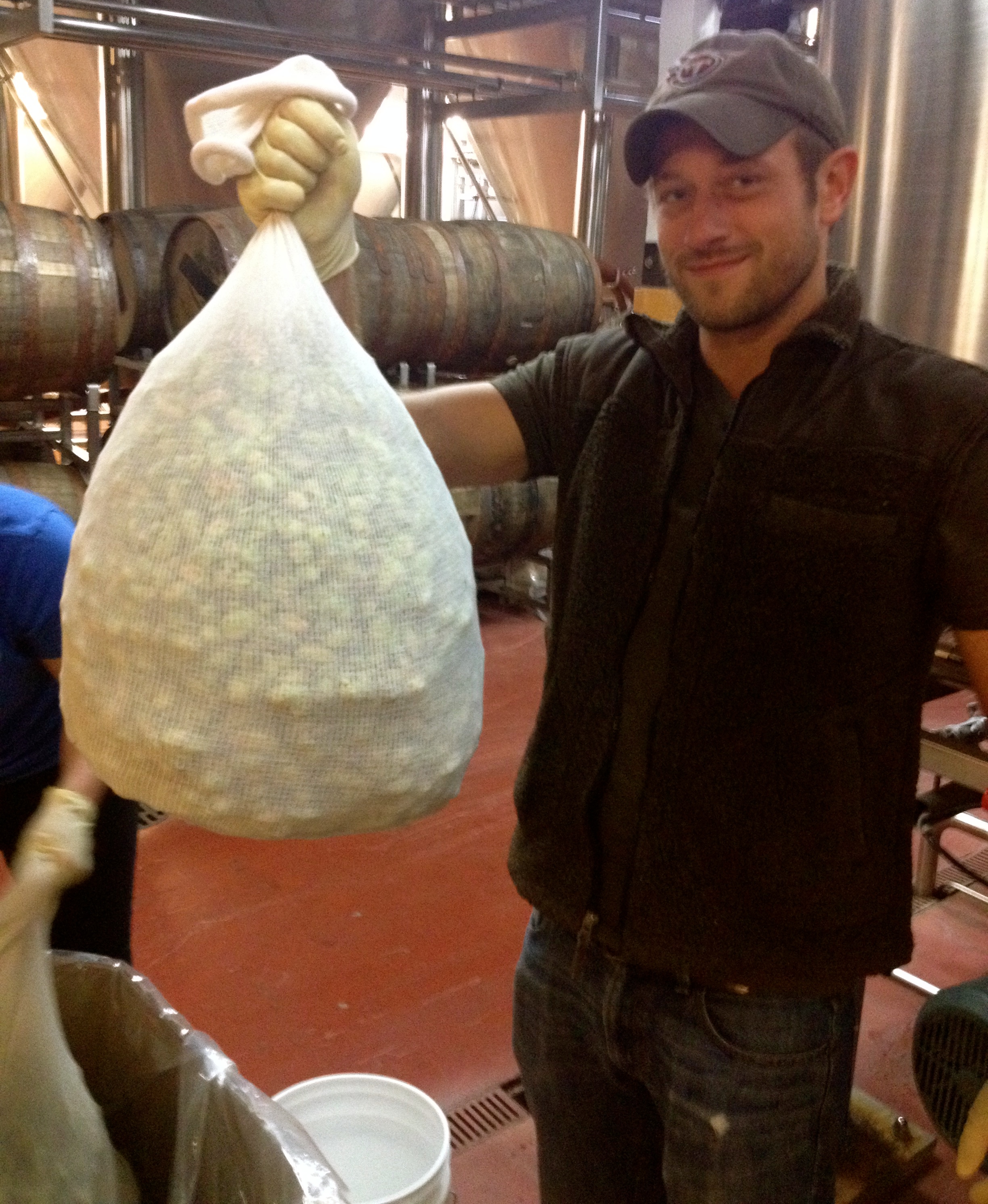 Boulevard Beer Bulletin: Last Splash (Video) 15 Each bag contains approximately 10 pounds of wet hops.