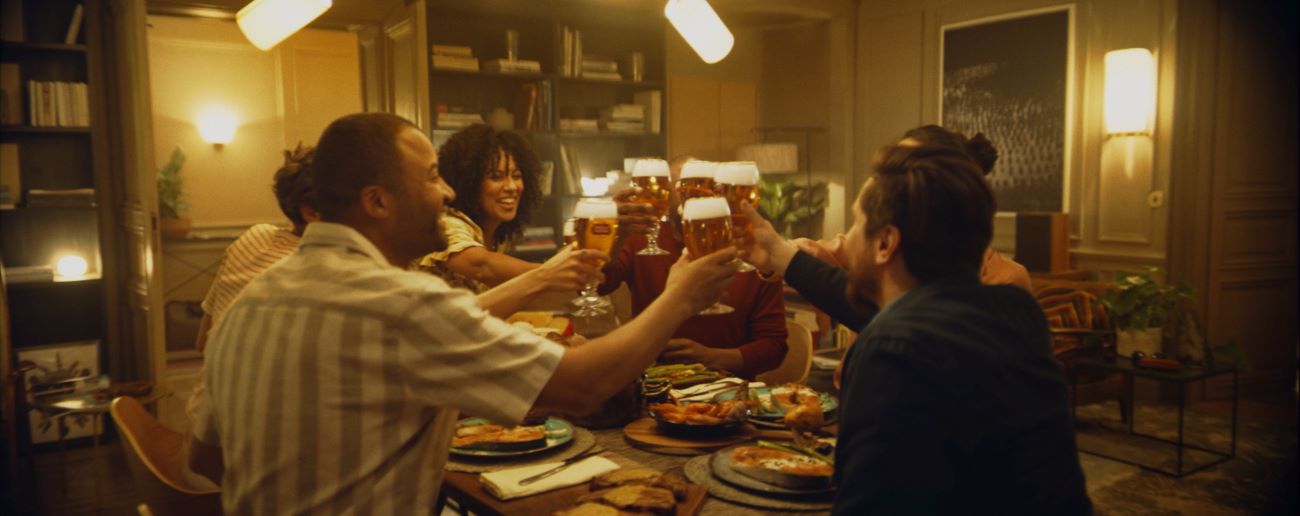 STELLA ARTOIS® INVITES YOU TO MAKE TIME FOR THE LIFE ARTOIS BY SIGNING OFF AND DINING IN 8 STELLA ARTOIS® INVITES YOU TO MAKE TIME FOR THE LIFE ARTOIS BY SIGNING OFF AND DINING IN