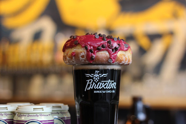 Braxton Graeter's Black Raspberry Chocolate Chip Milk Stout Returns & Graeter's Black Raspberry Chip Donut Coming Soon 10 apost 486