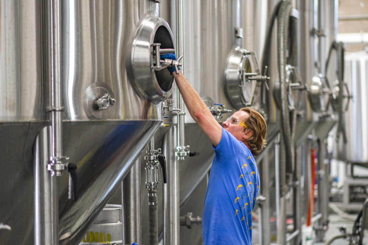 Brewers Association Midyear Survey Sheds Light on the State of the Craft Beer Industry 8 apostMBB 1242