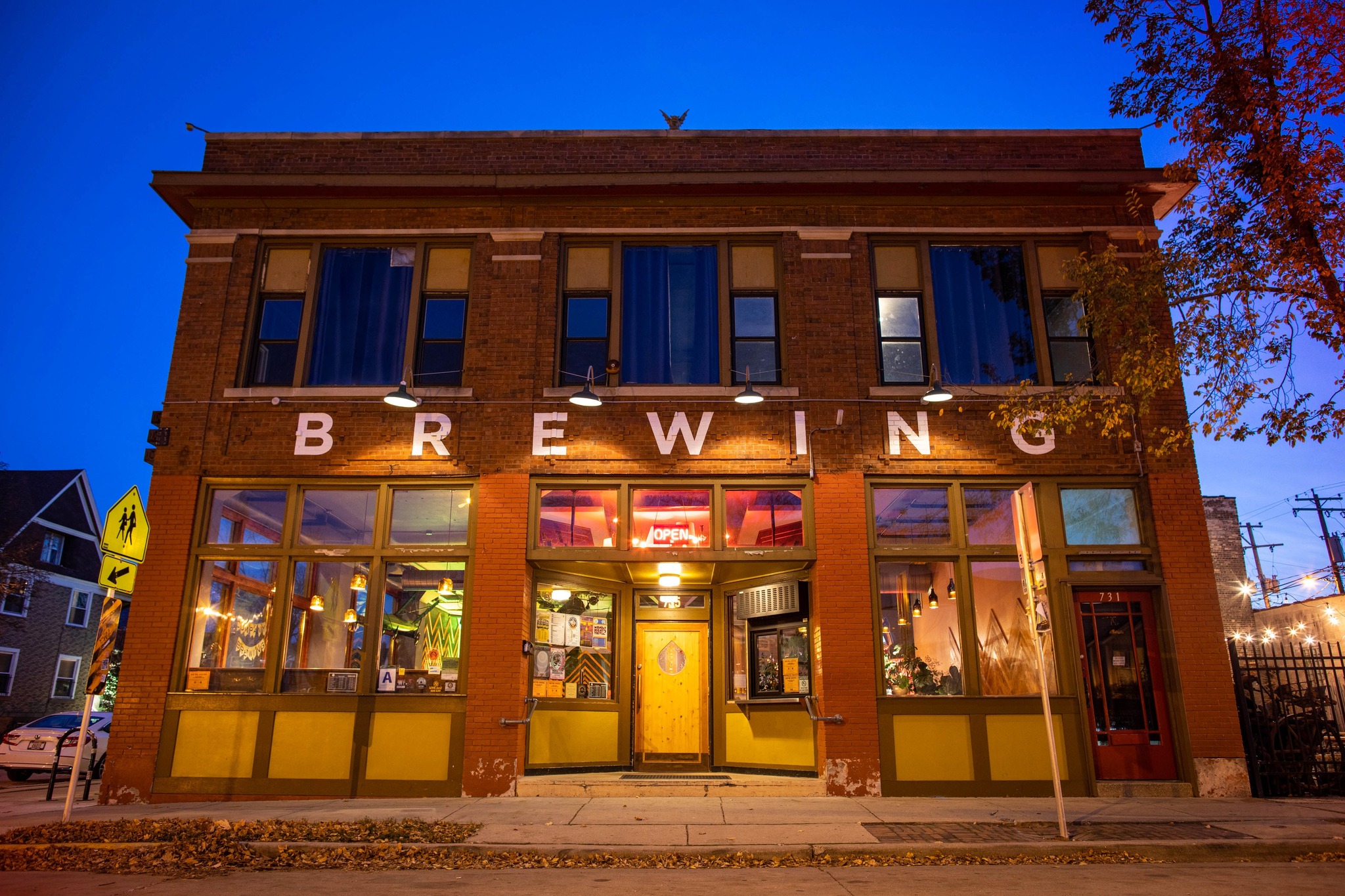 Company Brewing Closing In Milwaukee, WI 8 apostMBB 1528