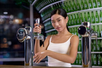 The Smoothest Beer Creates the Smoothest Skin Cream? Heineken® Silver Blurs Boundaries with The Heineken® Smootheriser 10 apostMBB BilSurfacePro9 67