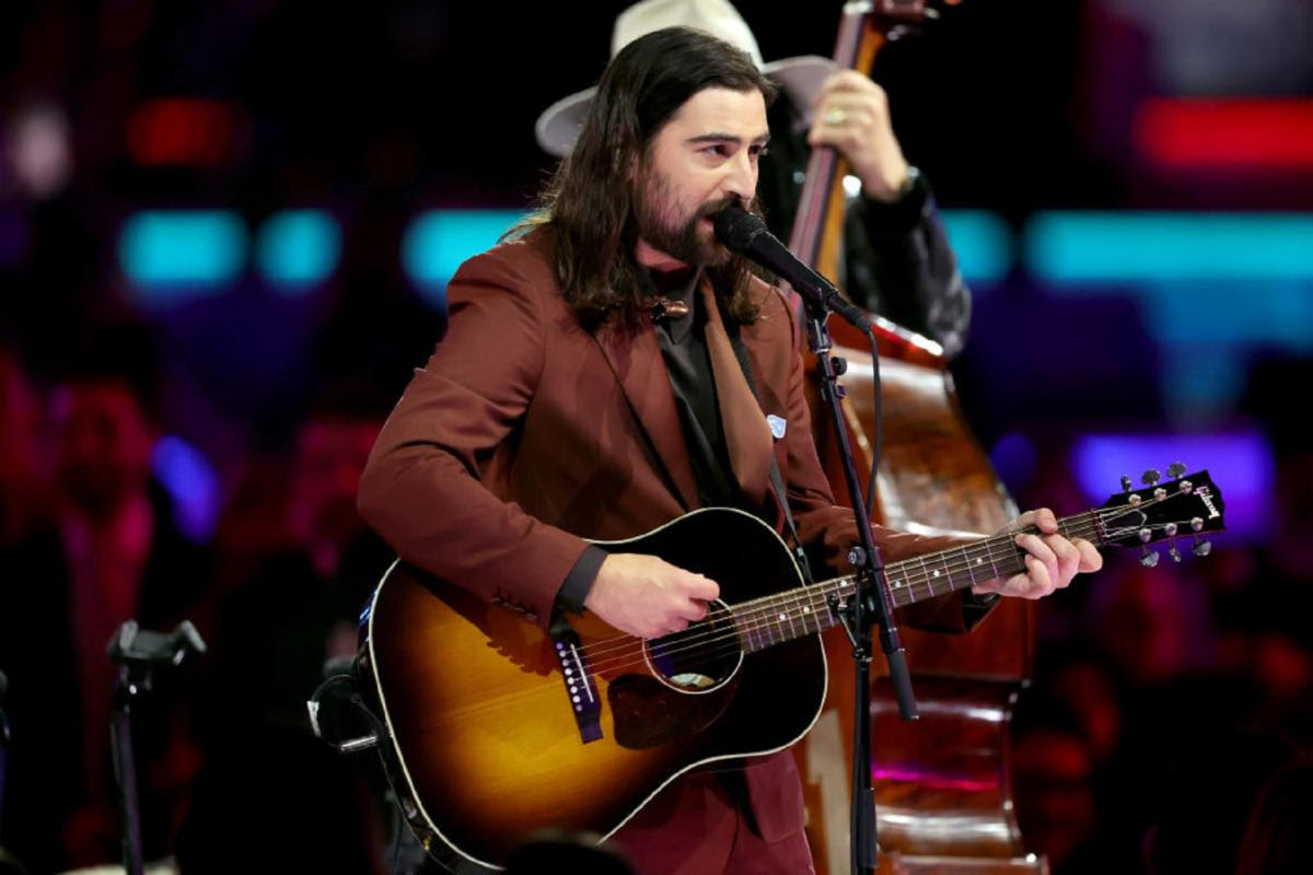 Gibson Artists Make an Impact on the Global Stage with Electrifying Performances at the GRAMMY® Awards, MusiCares “Persons of the Year,” and FIREAID 30 eb9de204 0131 43ea bc37 4705a7fd3b5f 1