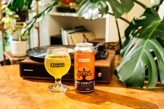 2025 2 Towns Ciderhouse Dry Fidelity Cans