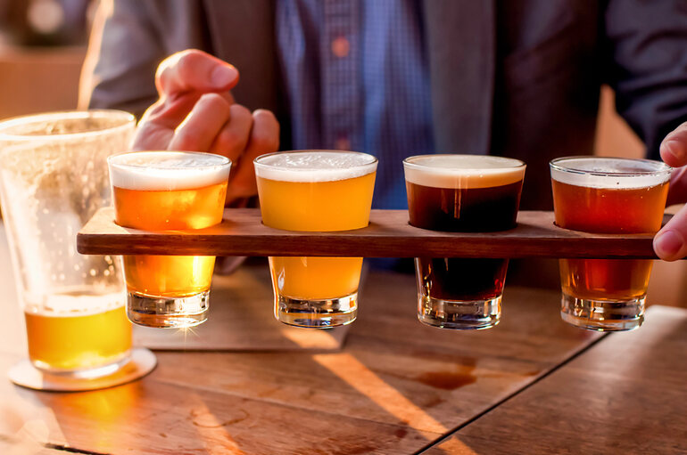 How to Pair Local Craft Beers with Your Favorite Bar Bites?
