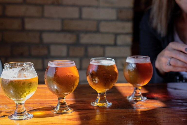 From IPAs to Casino Cheers: What the U.S. Craft Beer Scene Tells Us About Social Drinking