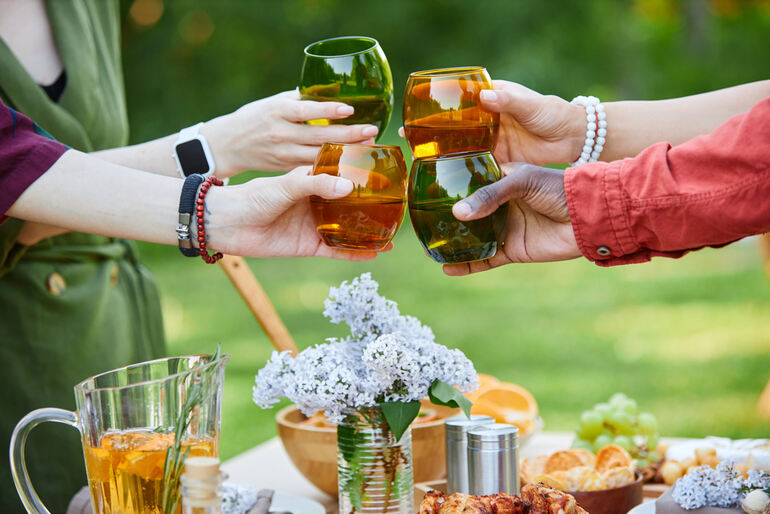 4 Creative Ways to Serve Beer at Backyard Gatherings
