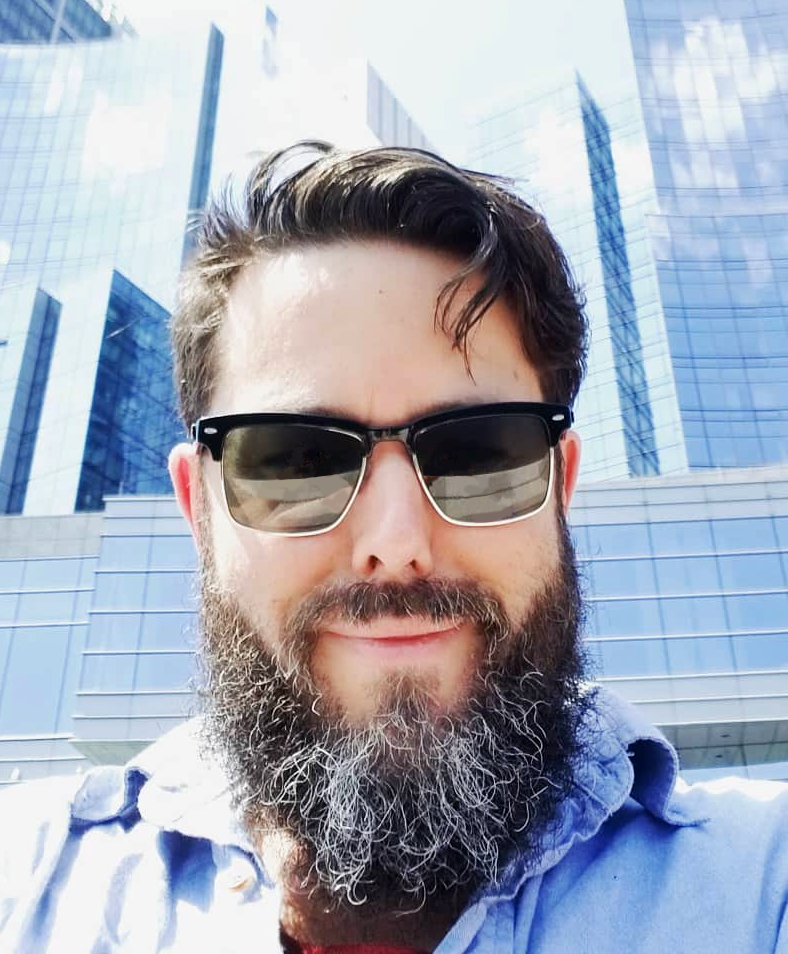 2 Towns Ciderhouse Co-Founder Aaron Sarnoff-Wood Honored with Excellence in Leadership Award